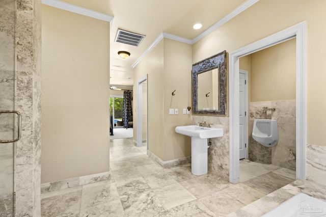 2933 Coral Strip Pkwy, Gulf Breeze, FL 32563