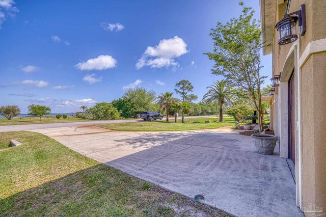 2933 Coral Strip Pkwy, Gulf Breeze, FL 32563