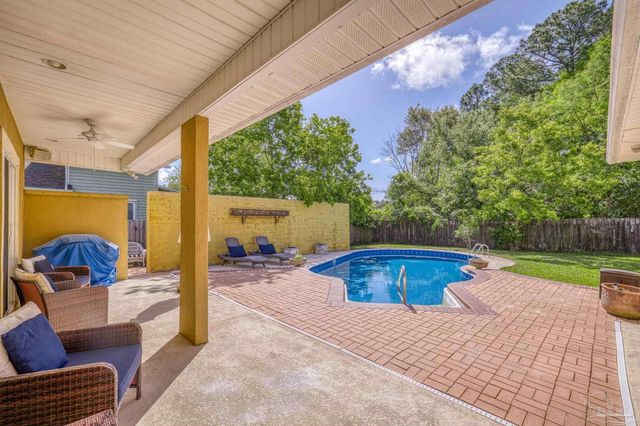 2933 Coral Strip Pkwy, Gulf Breeze, FL 32563