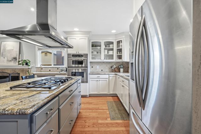 2045 Mcmillan Ct, Martinez, CA 94553