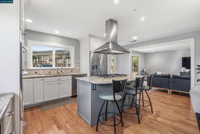 2045 Mcmillan Ct, Martinez, CA 94553