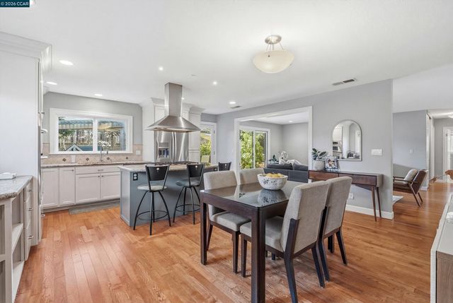 2045 Mcmillan Ct, Martinez, CA 94553