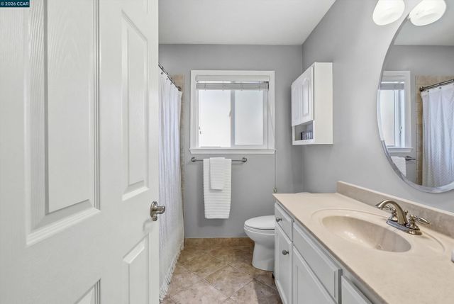 2045 Mcmillan Ct, Martinez, CA 94553