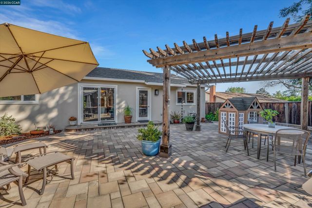 2045 Mcmillan Ct, Martinez, CA 94553