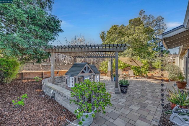 2045 Mcmillan Ct, Martinez, CA 94553