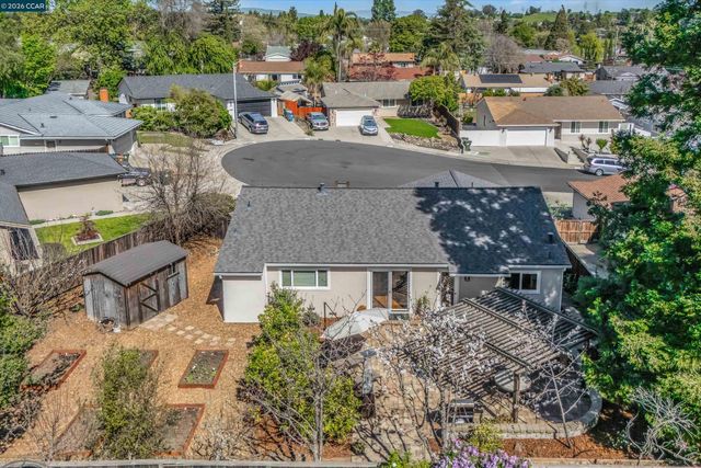 2045 Mcmillan Ct, Martinez, CA 94553