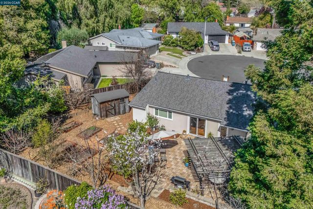 2045 Mcmillan Ct, Martinez, CA 94553