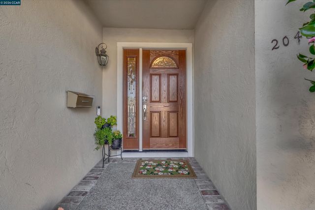 2045 Mcmillan Ct, Martinez, CA 94553