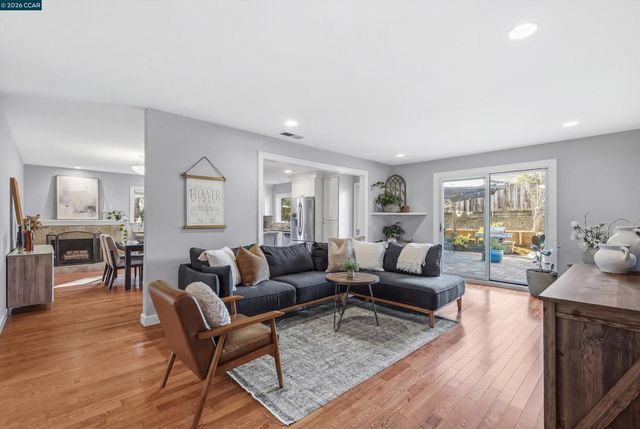 2045 Mcmillan Ct, Martinez, CA 94553