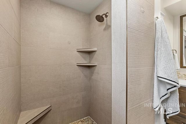2885 W Hidden Springs Dr, Boise, ID 83714