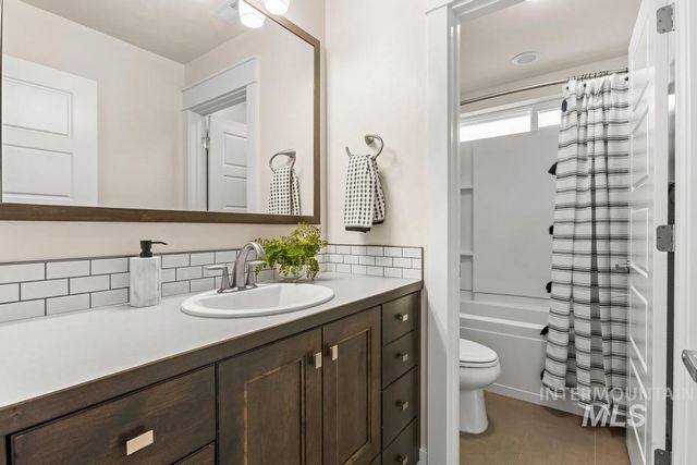 2885 W Hidden Springs Dr, Boise, ID 83714