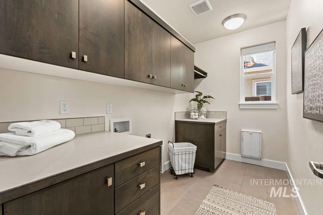 2885 W Hidden Springs Dr, Boise, ID 83714