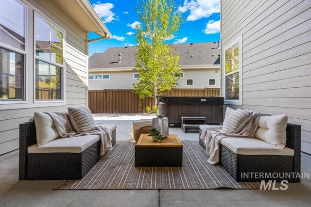 2885 W Hidden Springs Dr, Boise, ID 83714