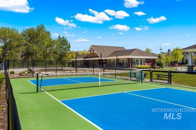 2885 W Hidden Springs Dr, Boise, ID 83714