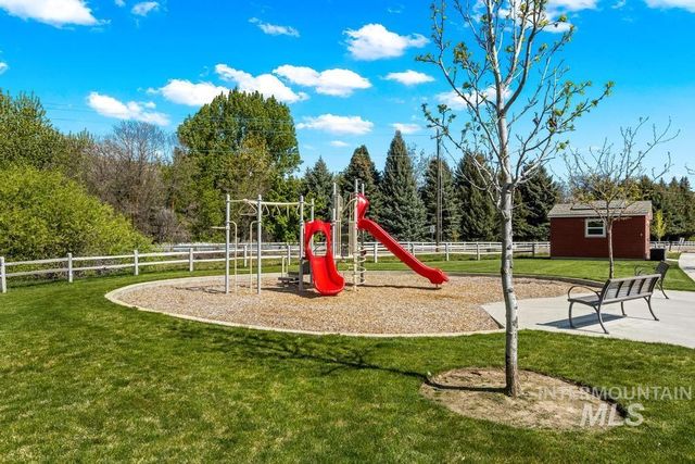 2885 W Hidden Springs Dr, Boise, ID 83714