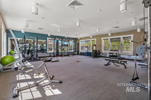 2885 W Hidden Springs Dr, Boise, ID 83714