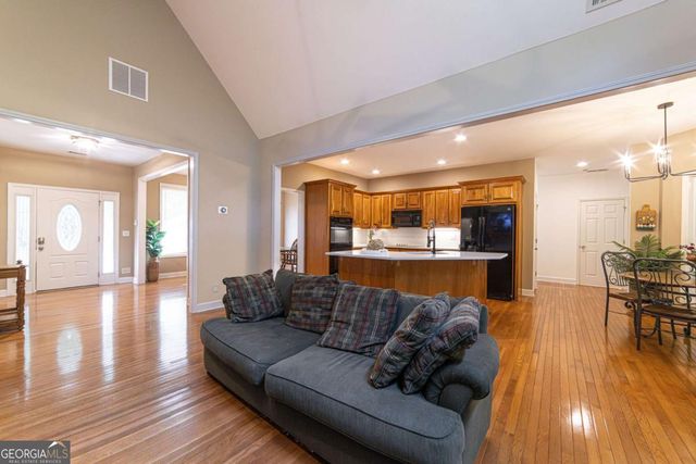 7822 Beachwood Drive, Murrayville, GA 30564