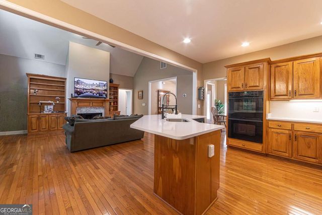 7822 Beachwood Drive, Murrayville, GA 30564