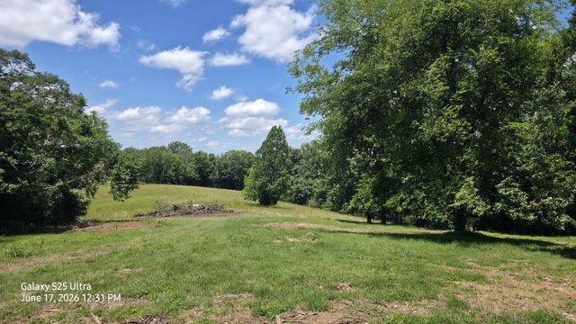 3771 Jimmy Gray Robinson Rd, Williamsport, TN 38487