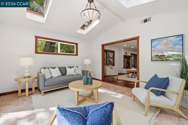 3244 Camino Diablo, Lafayette, CA 94545
