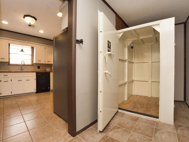 2202 G St SW, Miami, OK 74354