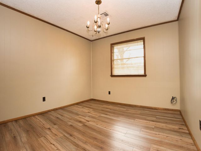 2202 G St SW, Miami, OK 74354