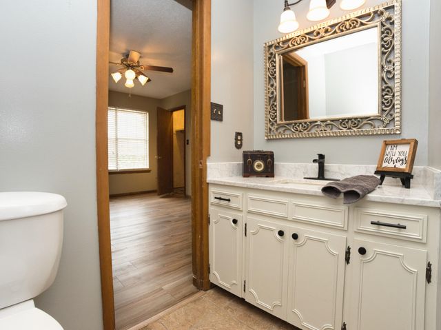 2202 G St SW, Miami, OK 74354