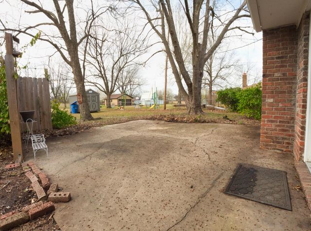 2202 G St SW, Miami, OK 74354