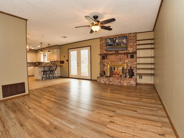 2202 G St SW, Miami, OK 74354