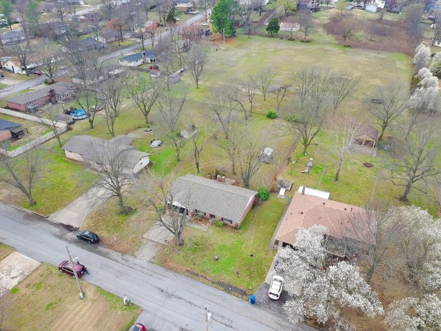 2202 G St SW, Miami, OK 74354