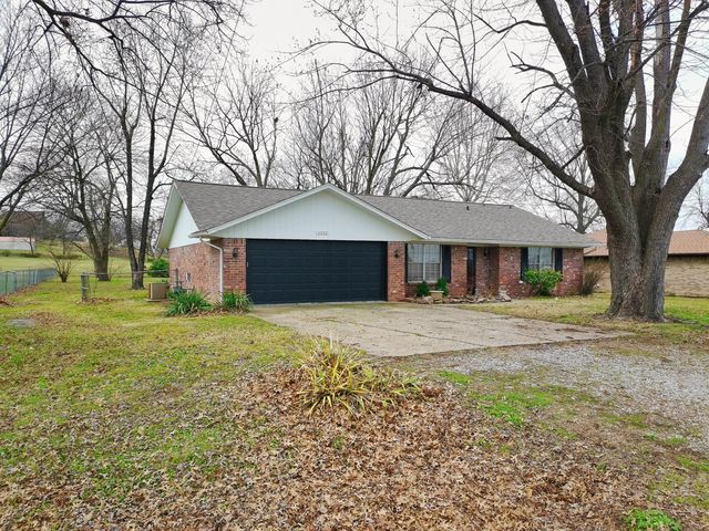 2202 G St SW, Miami, OK 74354