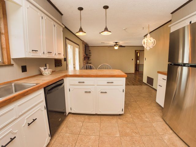 2202 G St SW, Miami, OK 74354