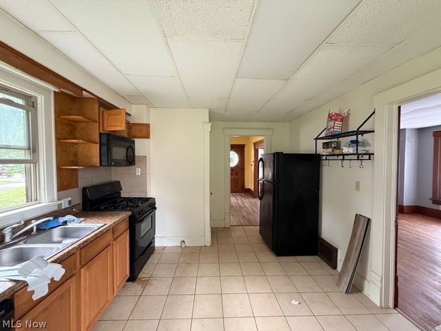 85 S Cleveland Avenue, Mogadore, OH 44260