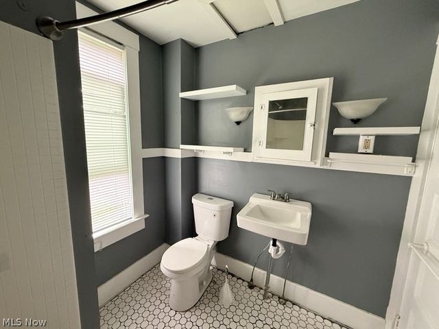 85 S Cleveland Avenue, Mogadore, OH 44260