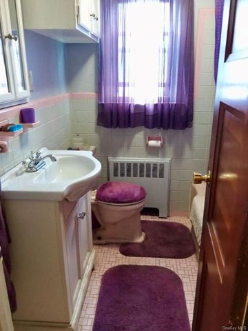 1207 Slabey Avenue, Valley Stream, NY 11580