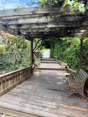 1207 Slabey Avenue, Valley Stream, NY 11580