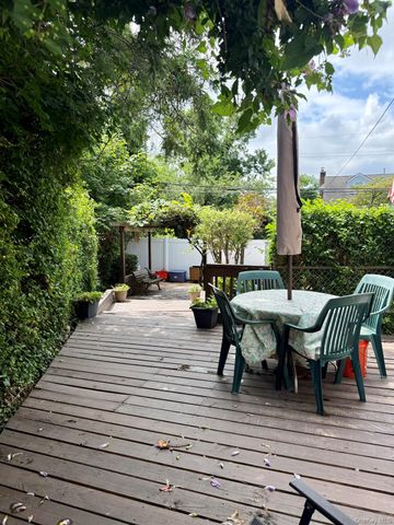 1207 Slabey Avenue, Valley Stream, NY 11580