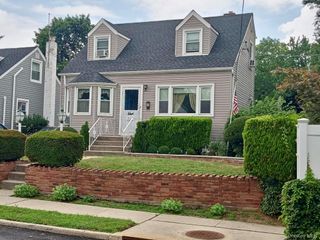 1207 Slabey Avenue, Valley Stream, NY 11580