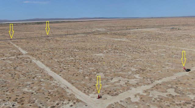 500 E Avenue E, Redman, CA 93535