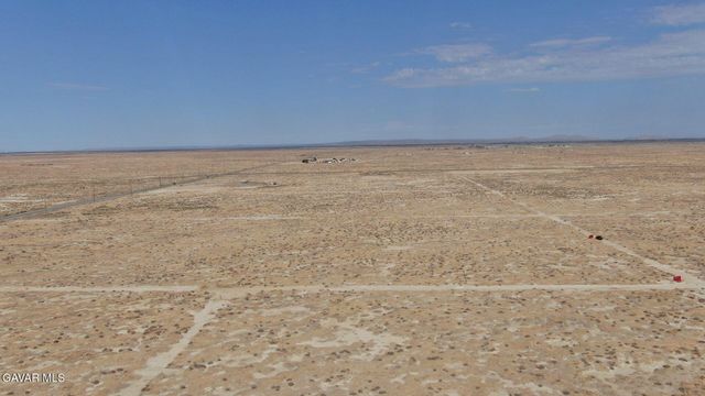 500 E Avenue E, Redman, CA 93535