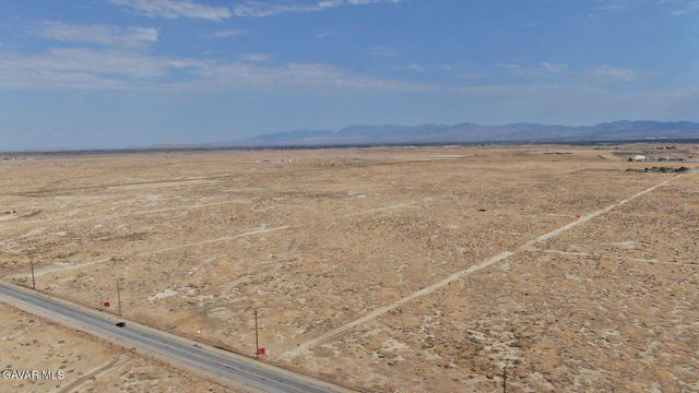 500 E Avenue E, Redman, CA 93535