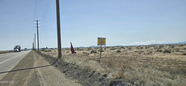 500 E Avenue E, Redman, CA 93535