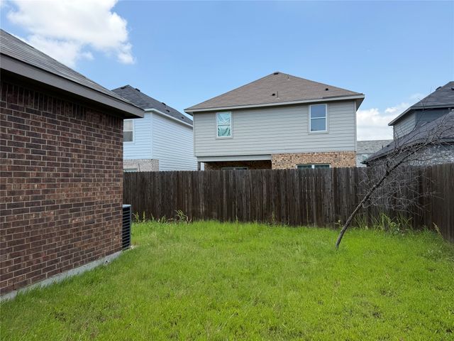 2237 Diamond Drive, Grand Prairie, TX 75051