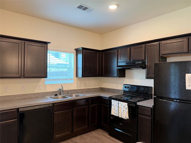 2237 Diamond Drive, Grand Prairie, TX 75051