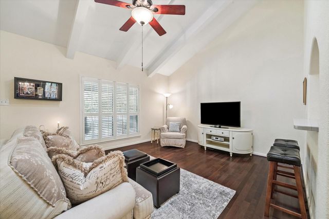 1100 Augusta Drive 24, Houston, TX 77057
