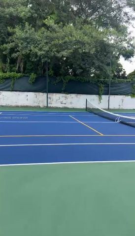 492 NW 165th St Rd C-512, Miami, FL 33169