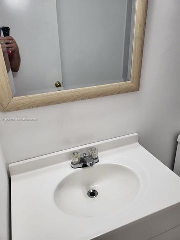 492 NW 165th St Rd C-512, Miami, FL 33169