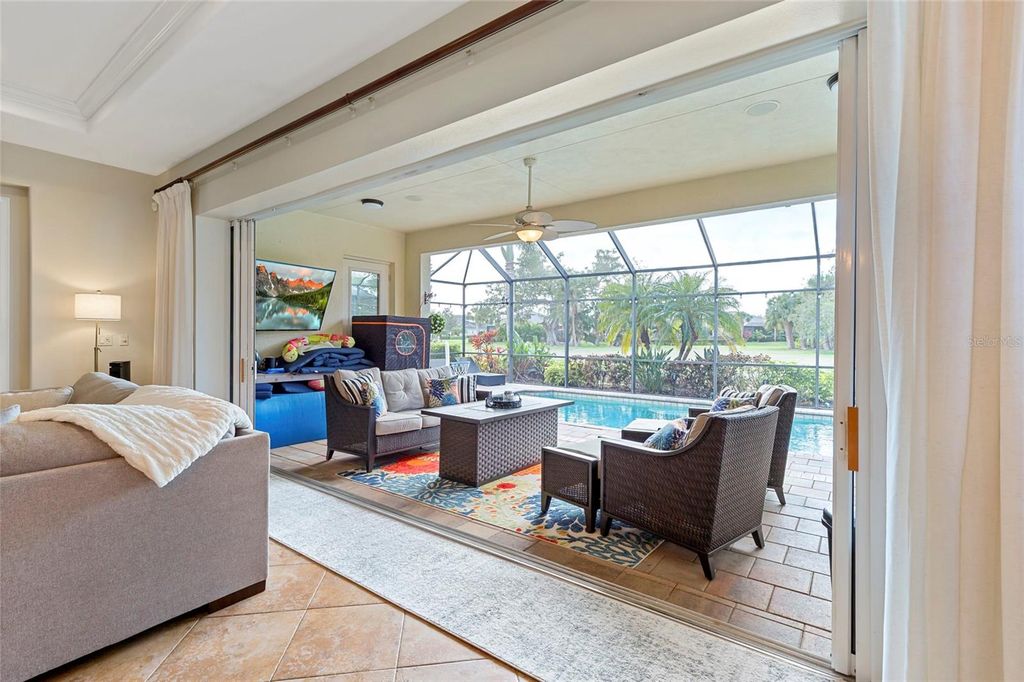 Image 4 of property listing at 922 PRESERVATION STREET, Bradenton, FL 34208