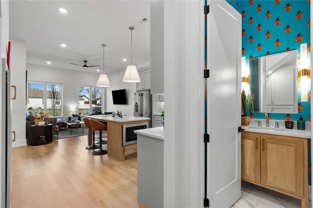 533 SW 5th Street, Bentonville, AR 72712