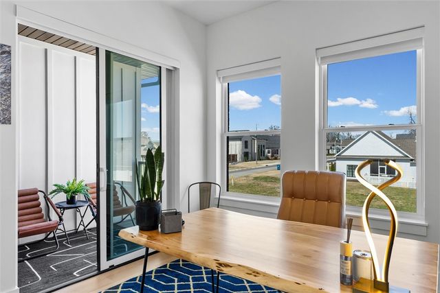 533 SW 5th Street, Bentonville, AR 72712